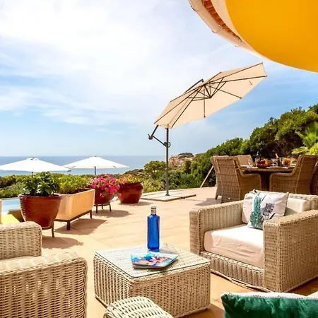 Villa On The Cliffs By Galantevasques