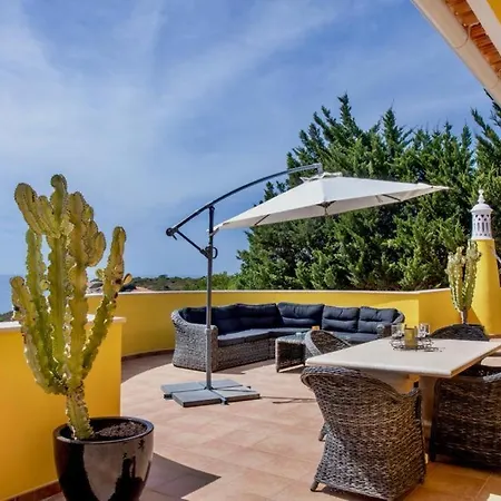 Villa On The Cliffs By Galantevasques וילה